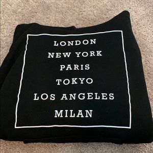 Black hoodie pullover with front pocket